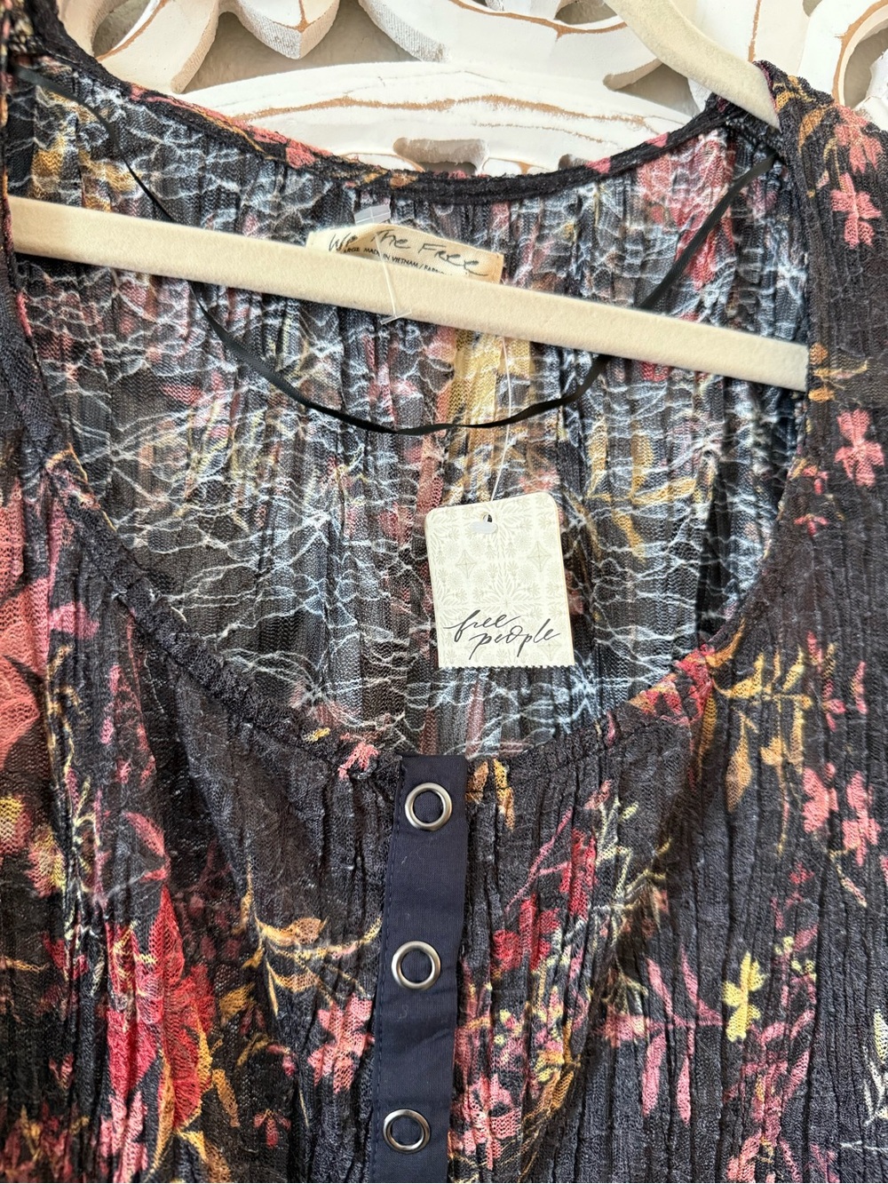 NWT Free People Angelina Crop Button Down Long Sleeve Top Black w Floral XL - Picture 3 of 6